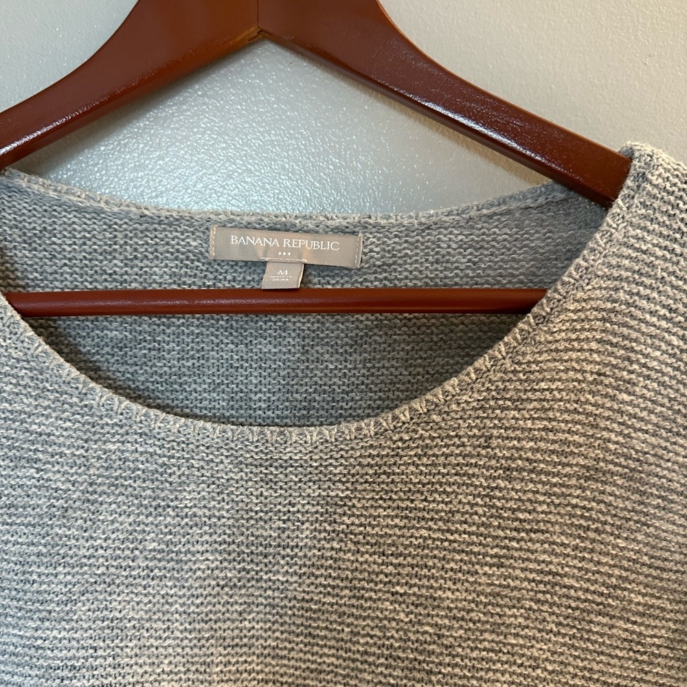 Banana Republic Gray Crew Neck Sweater